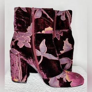 Pre-worn, Steve Madden Floral Bootie, Sz. 10